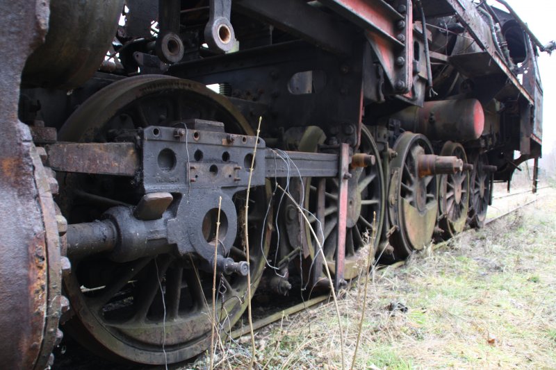 Detailaufname des Fahrwerks von 52 8069 im Eisenbahnmuseum Schwarzenberg. (27.03.09) 