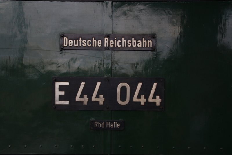 Detailaufname von E 44 044 am 20.06.09 im Bahnhof Sonneberg.