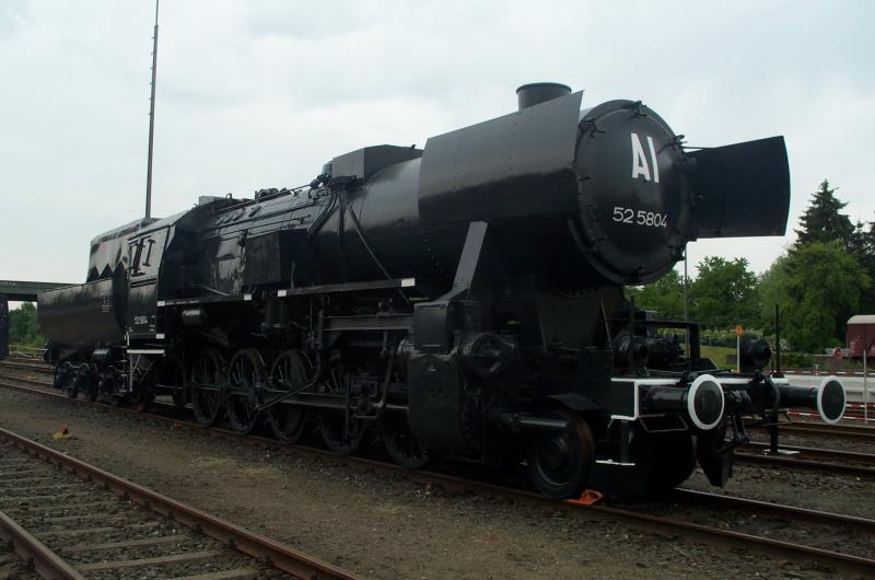 Deutsche Kriegslok 52 5804 bei den Pfingstdampftagen in Neuenmarkt/Wirsberg. Wer mir sagen kann, was das AI auf der Kesseltr bedeutet, schreibt mir einfach.