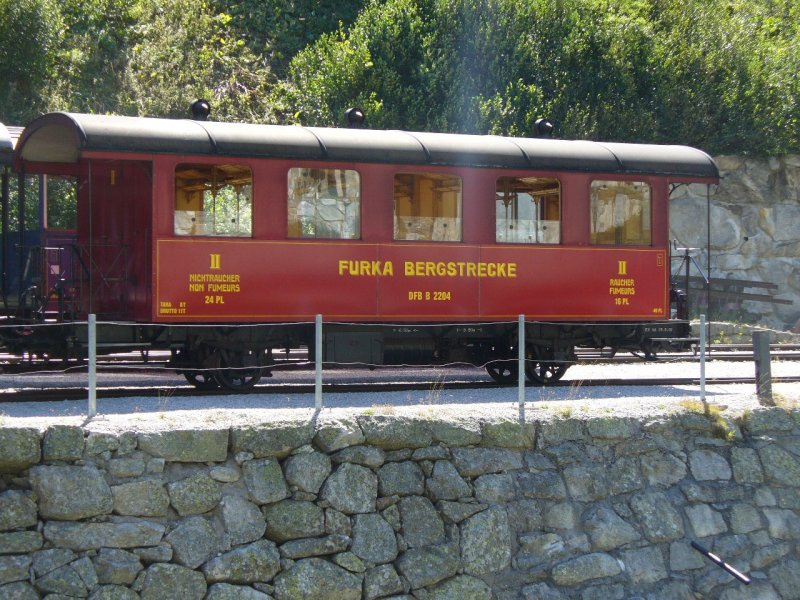DFB - 2 Kl. Personenwagen B 2204 im Bahnhof von Gletsch am 08.09.2007