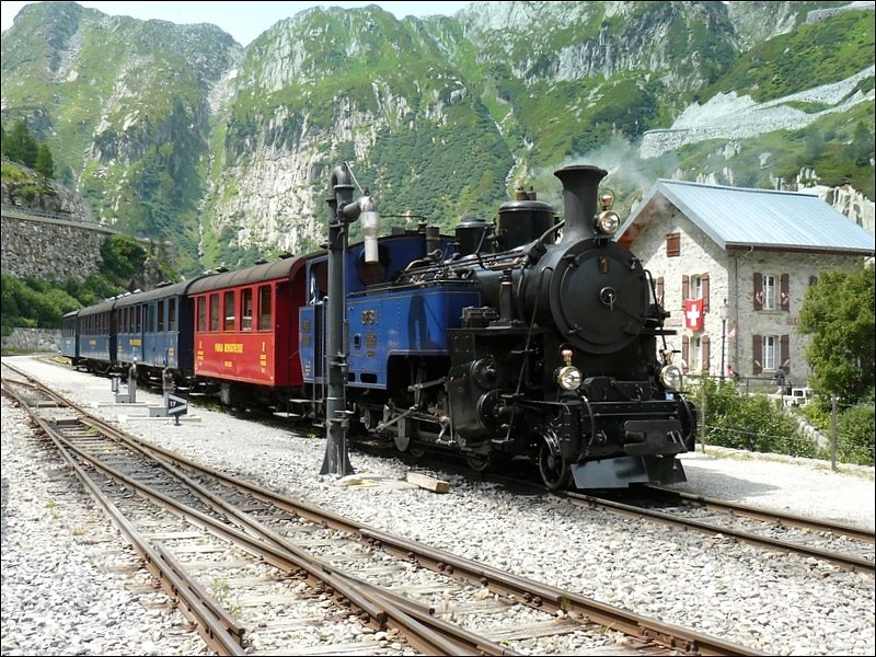 DFB HG 3/4 N 1  Furkahorn  wurde 1913 an die Brig-Furka-Disentis-Bahn ausgeliefert, um 1925 von der Furka-Oberalp-Bahn bernommen zu werden. Nachdem sie 1947 nach Vietnam (Krong Pha-Dalat) verkauft worden war, kehrte sie 1993 auf die Furka-Bergstrecke zurck. Bild aufgenommen in Gletsch am 01.08.08. (Hans)