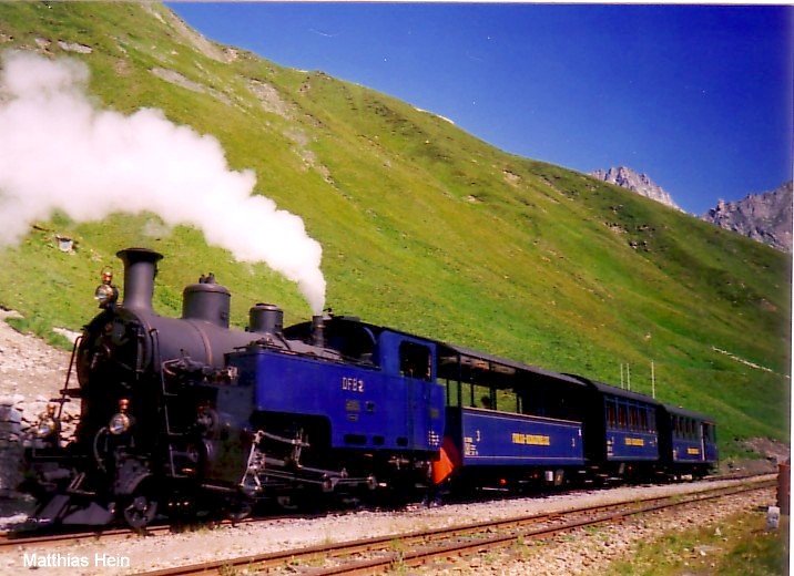 DFB9 Gletschhorn der Dampfbahn Furka Bergstrecke (Meterspur Adhsions- und Zahnradbahn) an der Station Furka, Juli 1996.