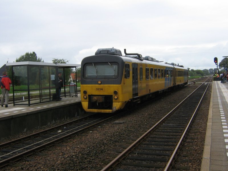 DH 3214 als trein 30441 naar Nieuweschans te Zuidbroek - 30 augustus 2006