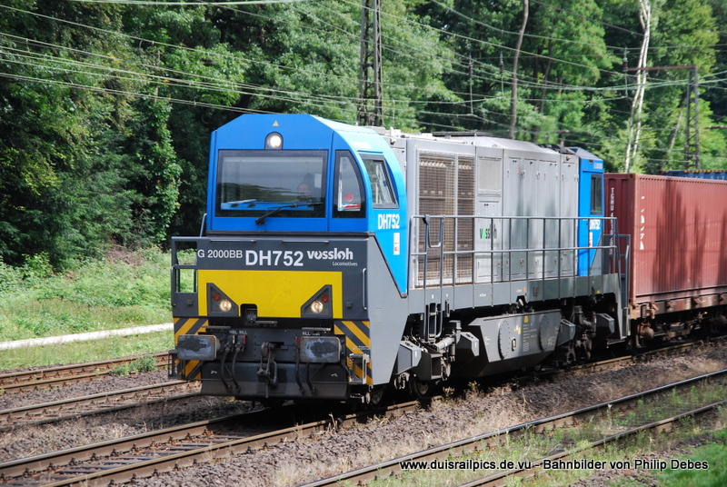DH752 (HGK) fuhr am 21. Juni 2009 um 11:00 Uhr mit einem GZ durch Duisburg Neudorf