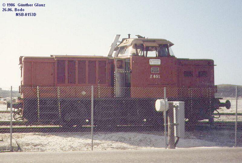 Di2-851 am 26.06.1986 auf der Fahrt vom Bahnhof Bodo zum Hafen.