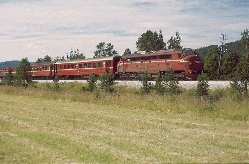 Di3 auf der Strecke Hamar-Trondheim bei Alvdal.1983