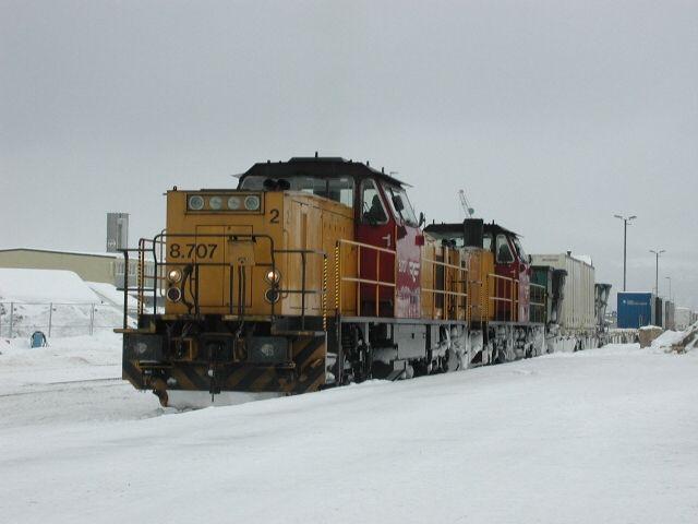 Di8 707 und 706 in Mo I Rana, 14.03.2002