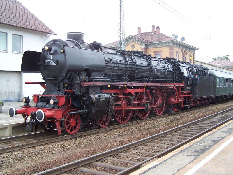 Die 01 1066 im villinger Bahnhof am 12/07/09.
