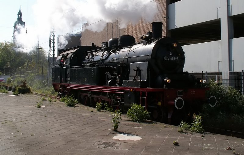 Die 078 468-6 im Krefelder Hauptbahnhof. Das Foto stammt vom 21.04.2007