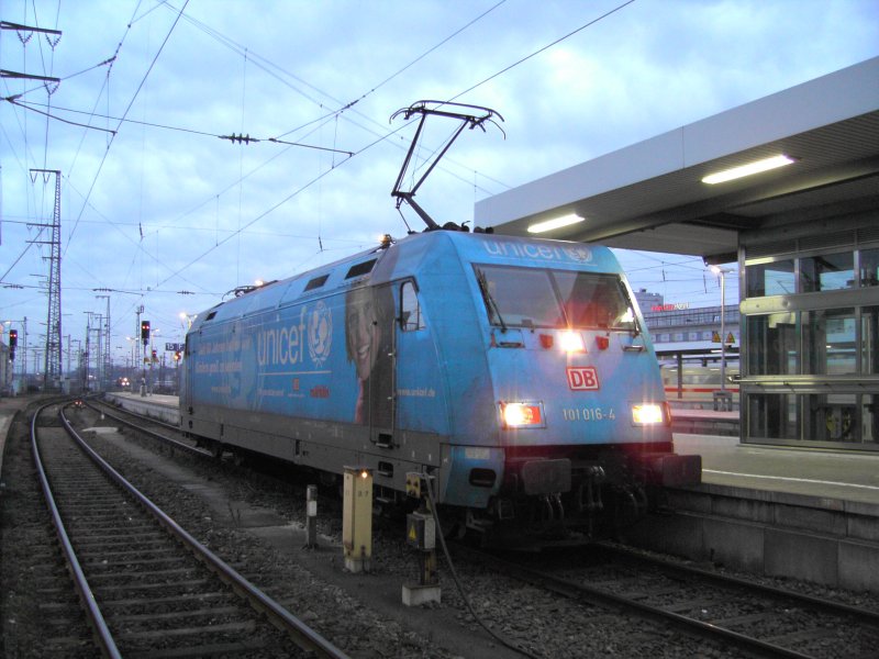 Die 101 016 am 29.12.2007 in Nrnberg HBF. 