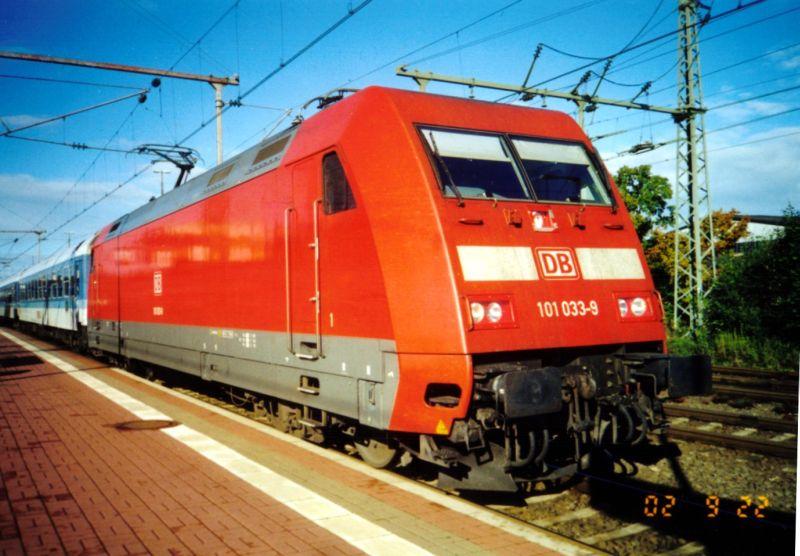 Die 101 033-9 noch mit einem InterRegio in Bad Bentheim.Heute wird die Leistung: Berlin-Hannover-Bad Bentheim-Amsterdam mit ICs gefahren.