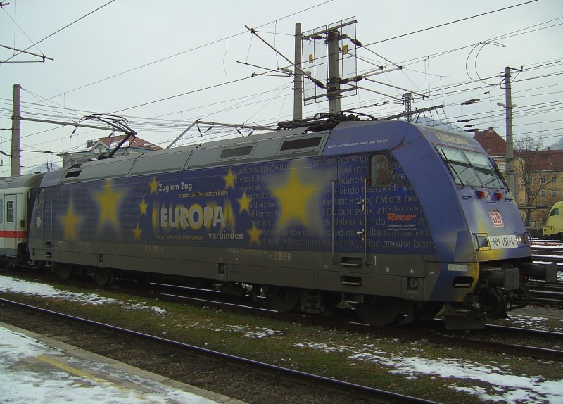 Die 101 101 mit einem IC am 05.01.2008 in Salzburg HBF. 