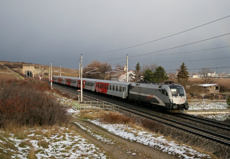 Die 1016 034 am 31.12.2007 am IC 559, hier in Pfaffsttten, beim Busserltunnel