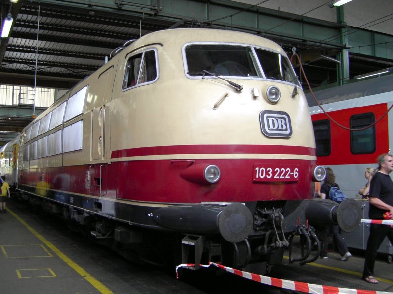Die 103 222 am 31.05.2008 im Wagenwerk M�nchen Passing (Tag der offenen T�r)