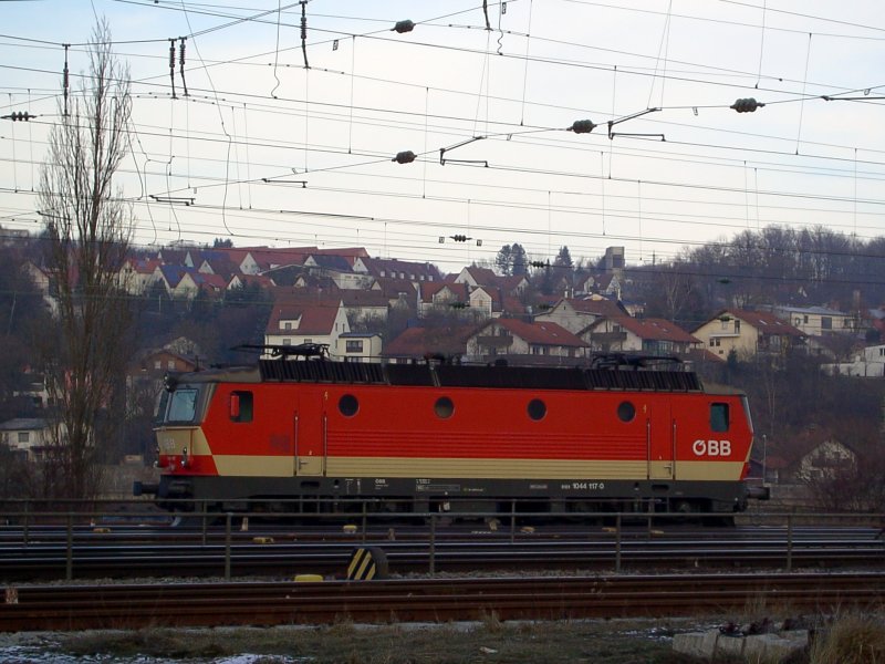 Die 1044 117 Schachbrett am 04.01.2008 in Passau. 