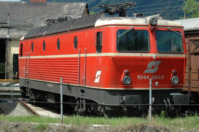 Die 1044 am Traktionststandort Selztal.Der Stanort ist sehr zu empfehlen, da dort viele Schmuckst�cke zu finden sind aus vergangenen Zeiten.