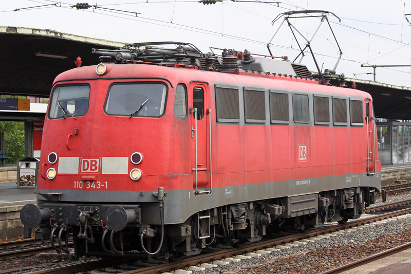 Die 110 343-1 in Kln Deutz am 31,07,09