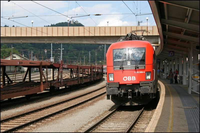 Die 1116 229 hatte am 25.06.07 die Aufgabe den OEC 162  Transalpin  von Wien Westbahnhof nach Buchs (SG) zu bringen und legte in Kufstein einen Zwischenhalt ein.