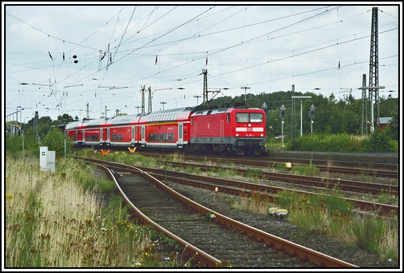 Die 112 139 hat die Aufgabe einen RE2  Rhein-Haard-Express  von Mnster (Westf) nach Mnchengladbach zu bringen. Aufgenommen in Haltern am See.