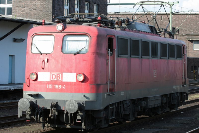 Die 115 198-4 als Pbz 1971 in Dsseldorf am 10.04.2009
