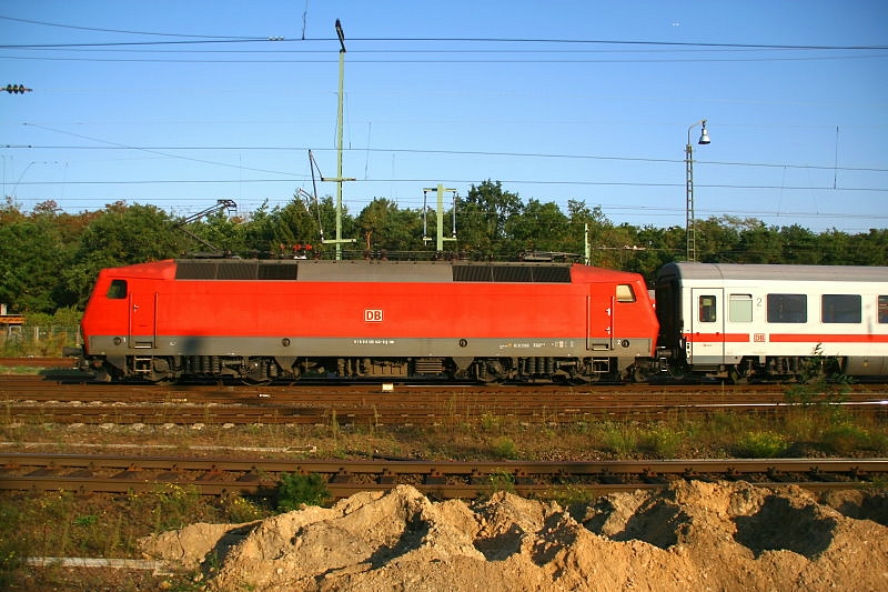 Die 120 140-9 als IC kommend aus Frankfurt Hauptbahnhof. Aufgenommen am 25.09.2009 in Frankfurt Stadion auf Bahnsteig 1.