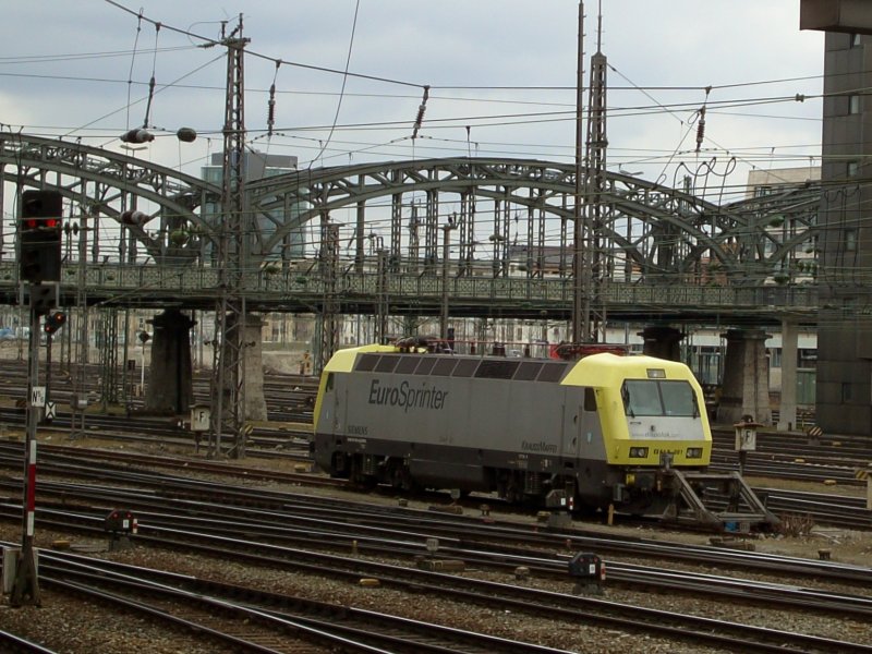 Die 127 001 Eurosprinter am 23.03.2008 in M�nchen Hbf abgestellt auf einem Abstellgleis.  