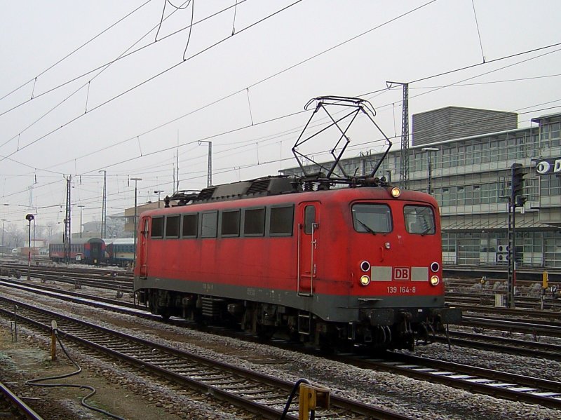 Die 139 164 am 21.12.2007 in Regensburg Hbf. 