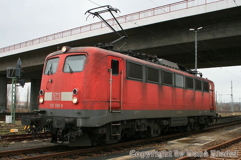 Die 139 309-9, ein seltener Zeitgenosse in Pirna.