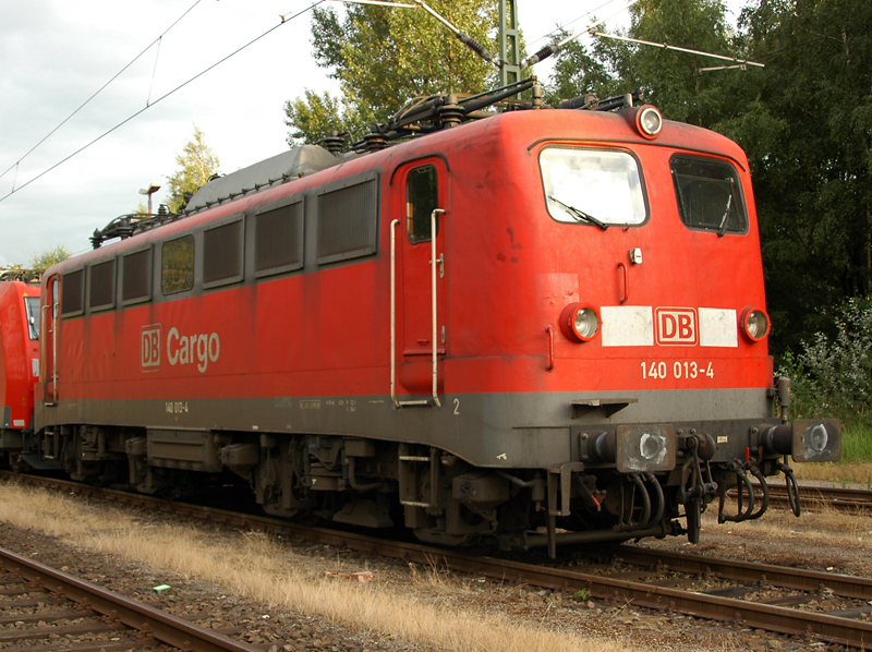 Die 140 013-4 abgestellt in Kln-Gremberg.27.07.09