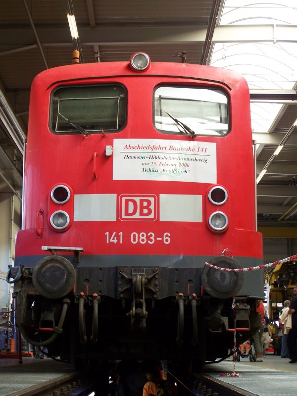 Die 141 083-6  Knallfrosch  fuhr am 25.Februar 2006 ihre Abschiedsfahrt zwischen Hannover und Braunschweig nach den Moto  Tschss-Knallfrsoch . Nun gehrt sie dem Bayrischem-Eisenbahnmuseum in Nrdlingen. Am 15. 16.September 2007 war sie zu Besuch in Gppingen.