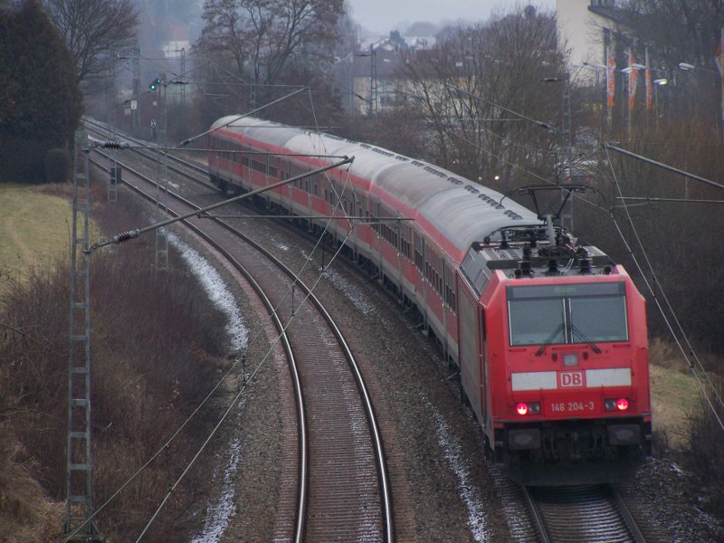 Die 146 204-3 fuhr am 26.Dezember 2007 mit dem RE 19449 von Stuttgart Hbf nach Aalen. Hier bei Schwbisch Gmnd.