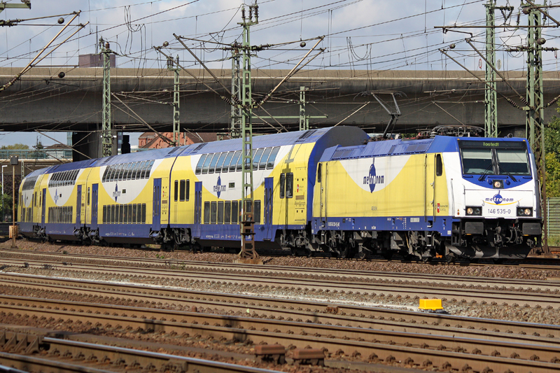 Die 146 535-0 in Hamburg Harburg , am 12,09,09