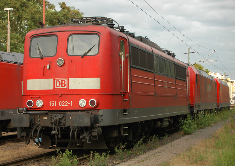 Die 151 022-01 abgestellt in Kln-Gremberg.27.07.09