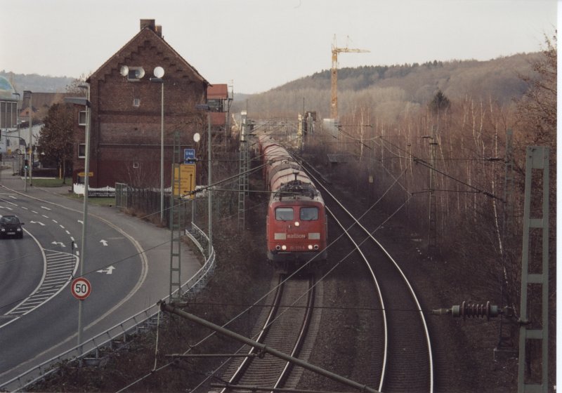 Die 151 075 befrdert einen Coilzug richtung Hagen-Vorhalle.Aufgenommen im Frhjahr 2006 bei Wetter Ost.