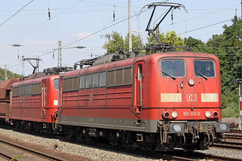 Die 151 100-5 und 151 021-3 in Kln West, am 03,08,09