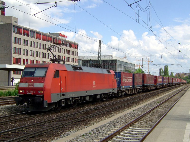 Die 152 153 mit dem Winner Express am 31.05.2008 bei der Durchfahrt am Heimeranplatz (Mnchen) 