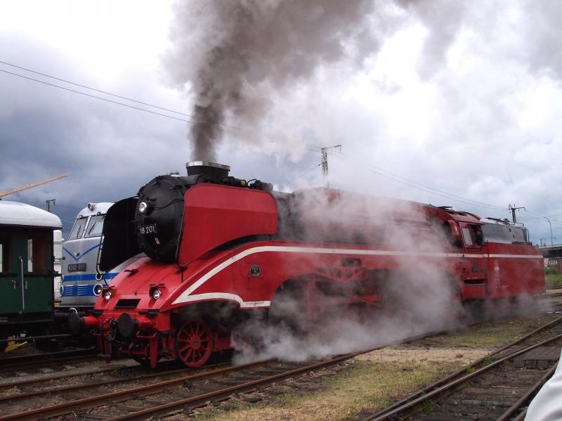 Die 18201 beim Lokfest in Dresden 2004