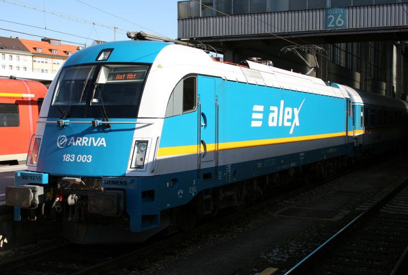 Die 183 003 vom Alex steht in Mnchen HBF zur Abfahrt nach Hof HBF, aufgenommen am 20.10.2009