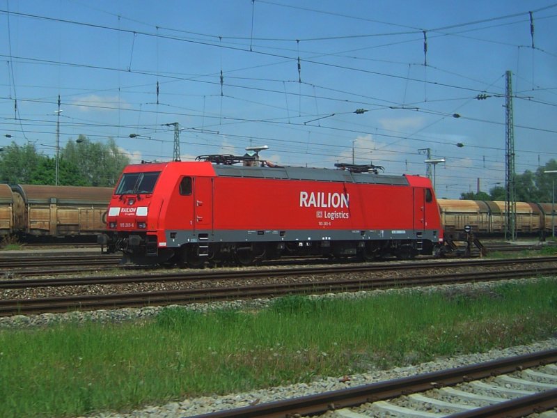 Die 185 265 am 14.05.2008 in Landshut Hbf.