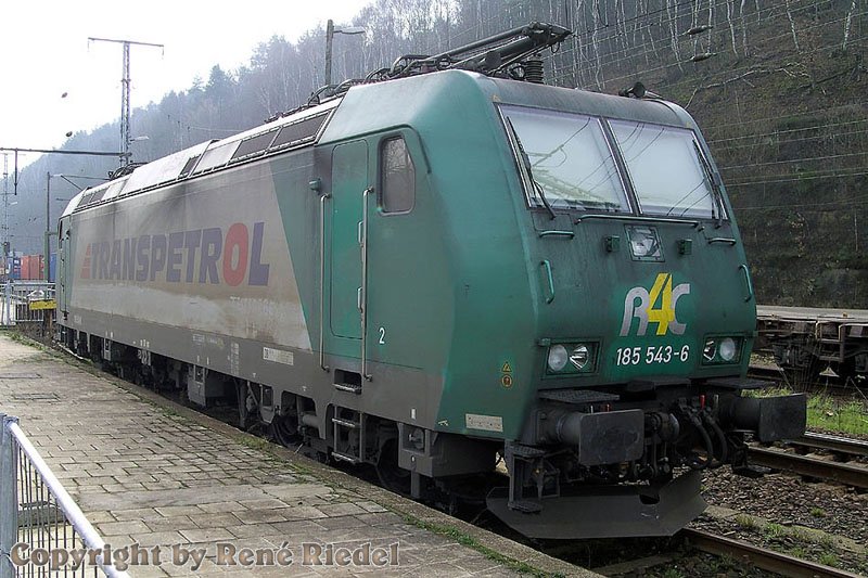 Die 185 543-6 von Rail 4 Chem in Bad Schandau. Aufgenommen am 6.3.2007.