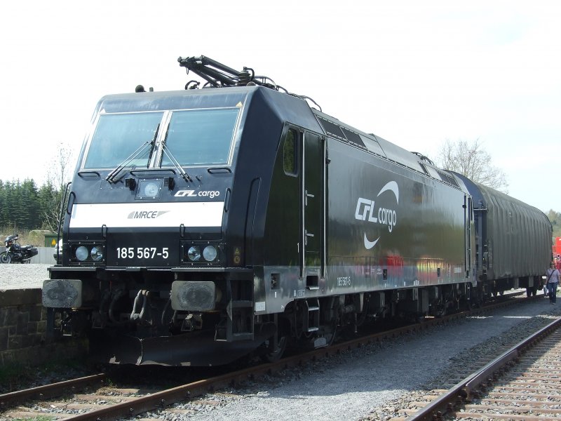 Die 185-567 der CFL Cargo war am 26./27.4.08 zu Gast beim Bahnhofsfest in Ulmen, da hier die Wiederer�ffnung der Eifelquerbahn gefeiert wurde.
Ulmen, der 26.4.08