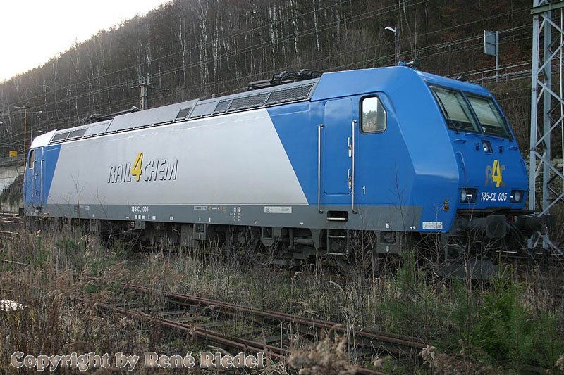 Die 185-CL 005 von Rail 4 Chem wurde von mir am 10.1.2007 in Bad Schandau abgelichtet.