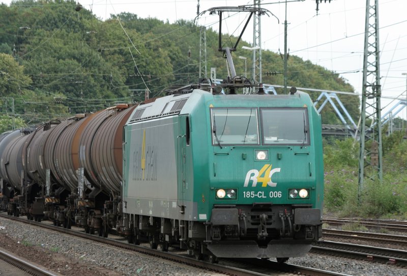 Die 185-CL 006 von Rail4Chem durchfhrt Kln West mit einem Gterzug am 31.07.2009