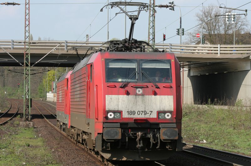 Die 189 079-7 fhrt Lz und in DT durch Oberhausen Sterkrade am 10.04.2009
