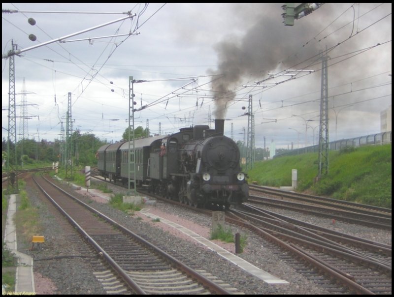 Die 1913 bei Hanomag gebaute G 8 Nummer 4981  Mainz  (bis 1917 KPEV G 8  Mnster 4981 ) fuhr am 27.05.2006 mit einem Zubringerzug vom Darmstdter Hauptbahnhof zum Eisenbahnmuseum Darmstadt-Kranichstein anllich der 7. Kranichsteiner Eisenbahntage durch den Bahnhof Darmstadt Nord.