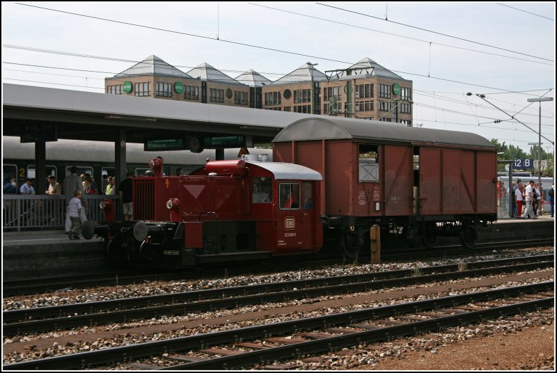 Die 1959 bei der Arnold Jung Lokomtivfabrik GmbH, Jungenthal, Kirchen a.d. Sieg gebaute 323 699 steht am 01,07.07 am Bahnsteig 11 des Mnchener Ostbahnhofes. Heute ist die Lok im Privat besitz.