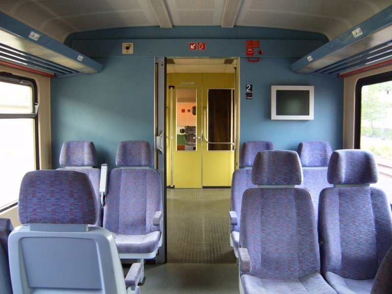 Die 1.Kl.Innenansicht des VT 628 5878 am 31.05.07 in Crailsheim