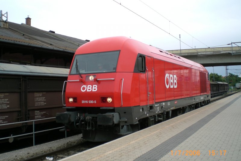 Die 2016 kurz vor dem ankoppeln auf den Zug nach Sopron am Wiener Neust�dter Hauptbahnhof