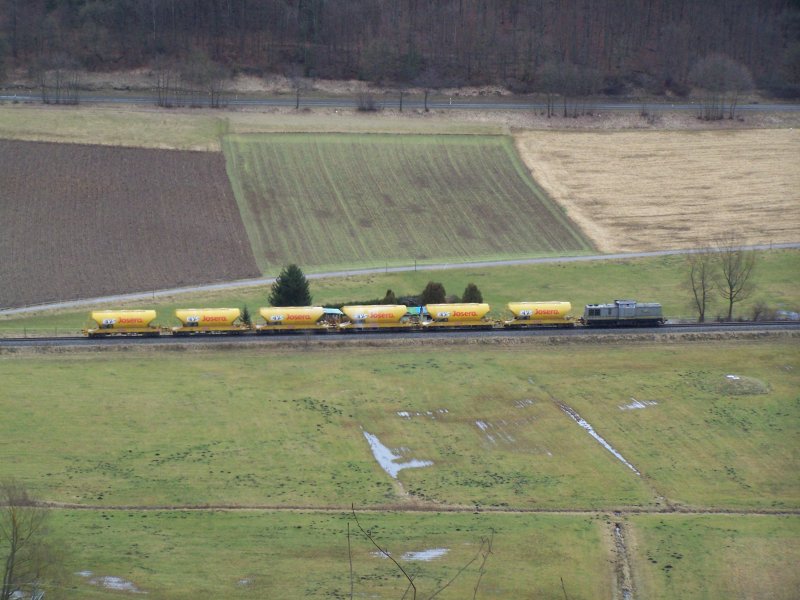 Die 203 506 fuhr am 19.Janaur 2008 mit dem Josera-Zug auf der Brenzbahn. Hier zwischen Oberkochen und Knigsbronn.