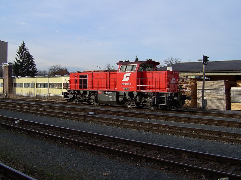 Die 2070 009 am 04.02.2008 bei Rangierarbeiten in Braunau. 